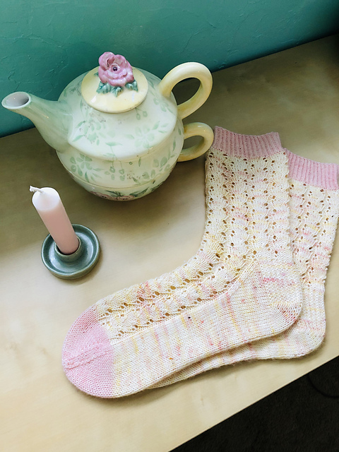Gathering Shells Socks