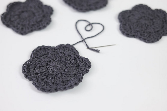 Charcoal Flower Face Scrubbies