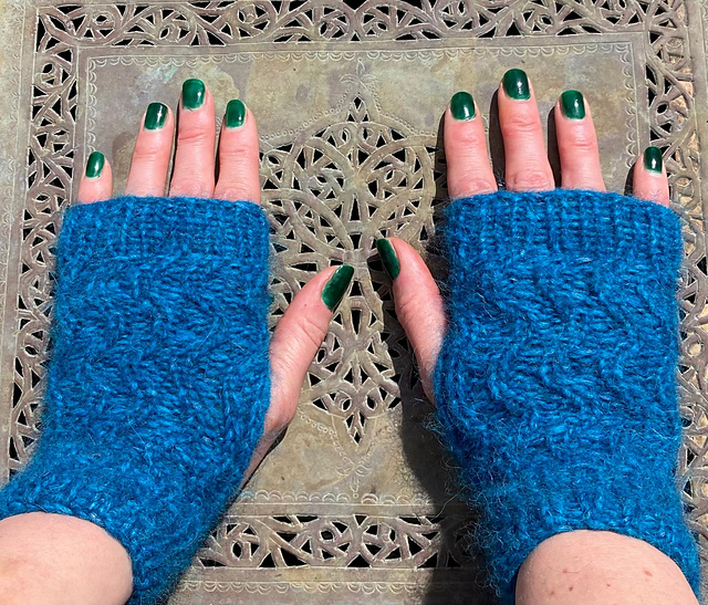 Rolling Wrist Warmers
