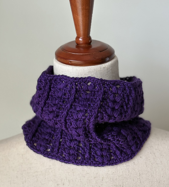 Winter Berries Cowl