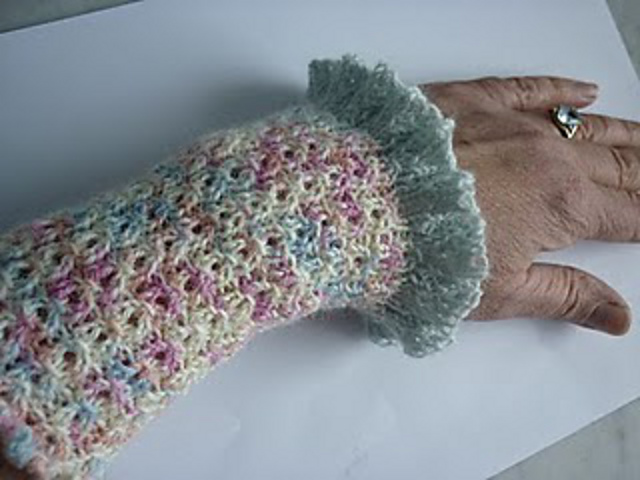 moss roses wristwarmers