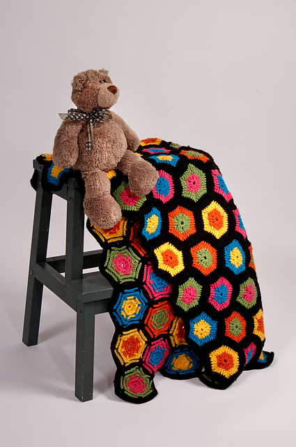 Graphic Hexagon Throw