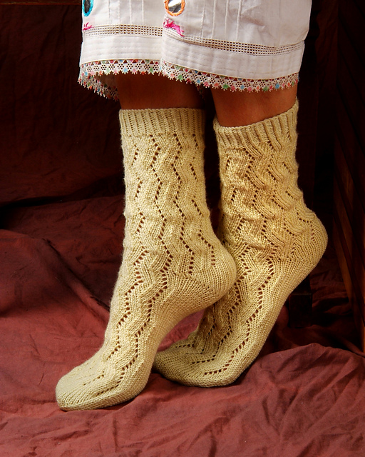 Green Vine Socks