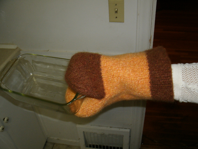 Felted Oven Mitt in one skein