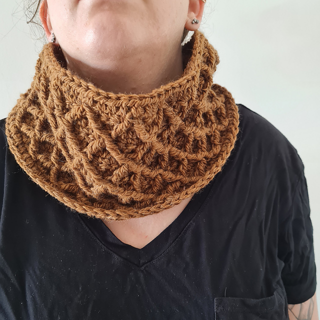 Diamond Copper Cowl