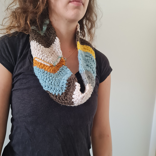 Happy Arrow Cowl