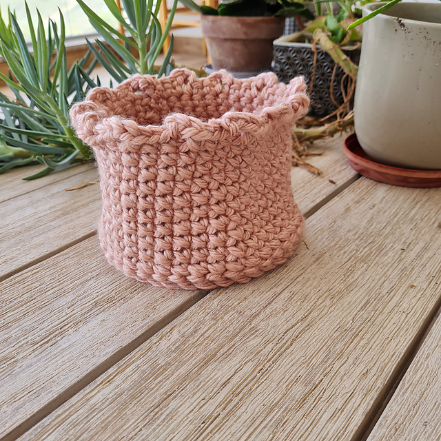 Rosy Basket