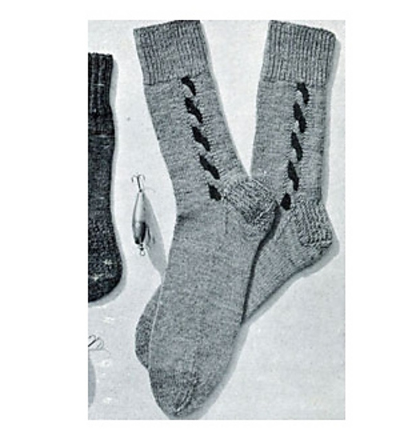 Two-Tone Cable Clock Socks #391