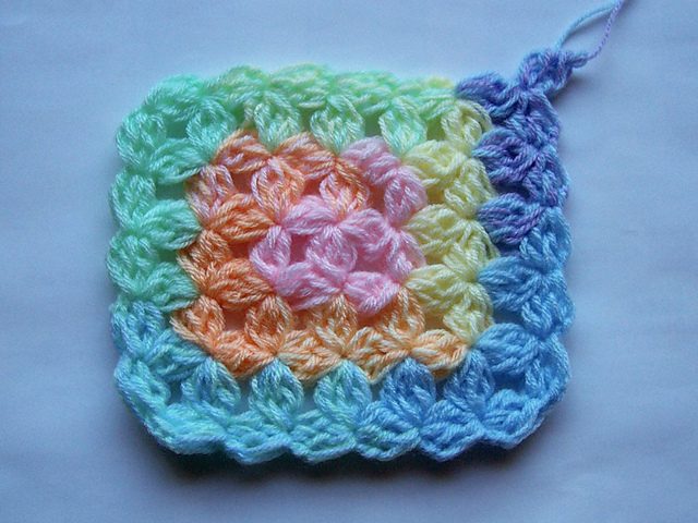 Jasmine Stitch No. 6- 4 petals with bobbles in the round 