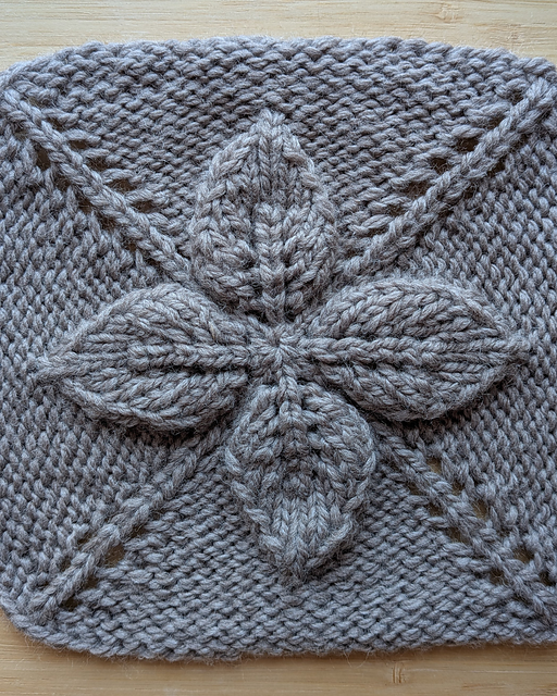 Cuadrado Flor en relieve