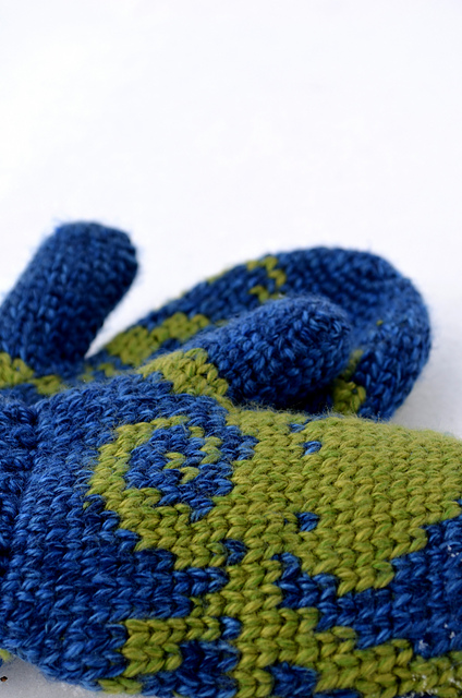 Ollie Octopus Mittens