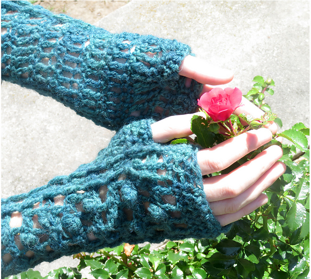 Garden Trellis Fingerless Mittens