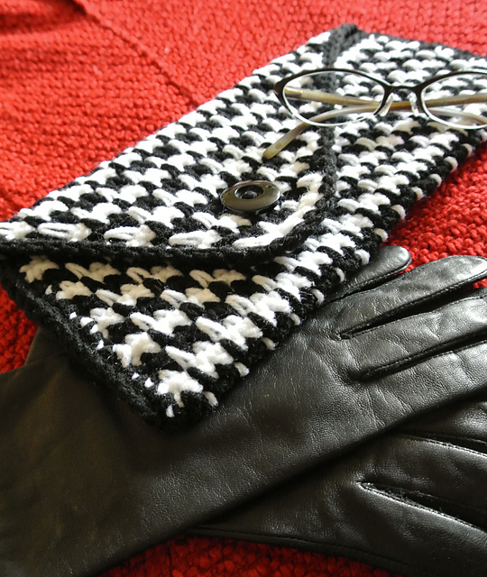 The "Audrey" Clutch