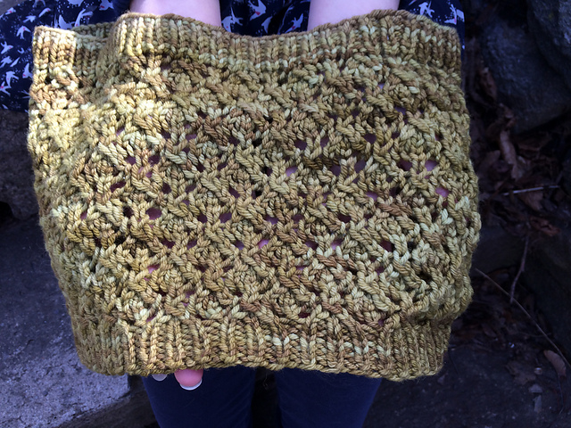 Tiny Pine Cowl