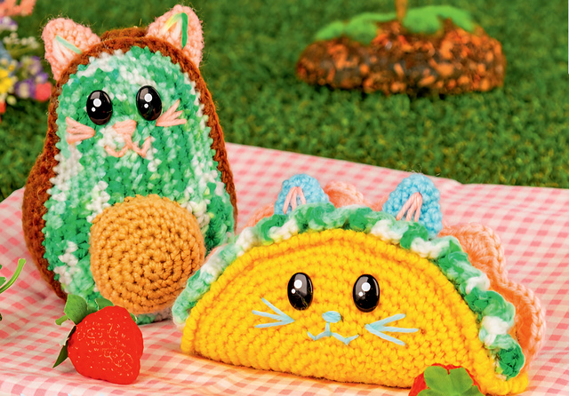 Taco Cat and AvoCatO