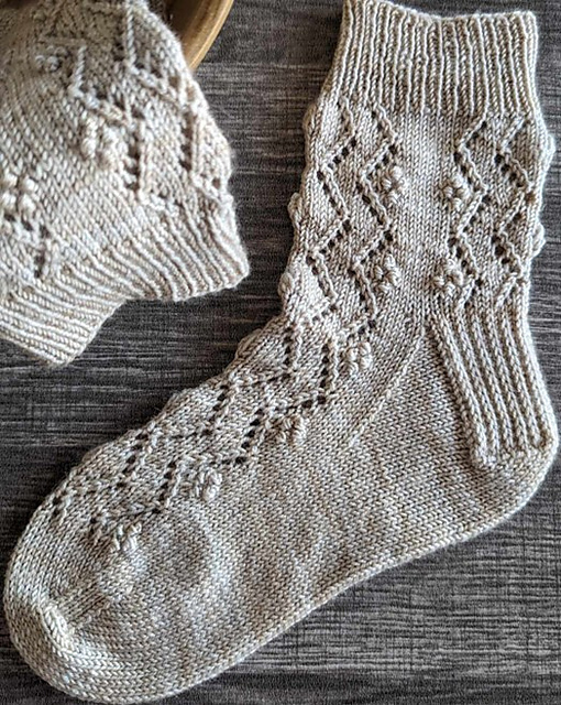 Chanterelle (socks)