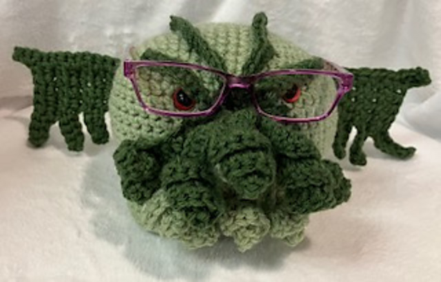 Cthulhu glasses holder
