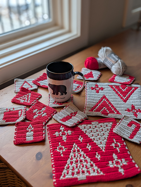 Titmouse Coaster & Trivet Set