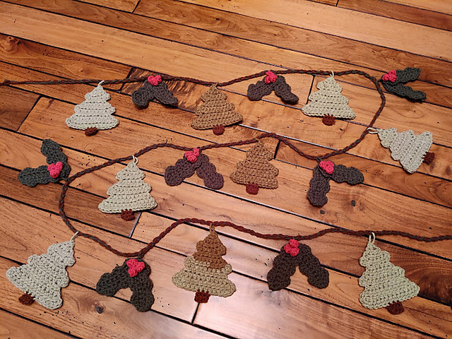 Bunting Trees & Holly