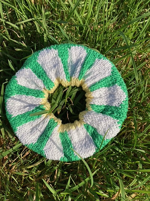 Daisy Scrunchie