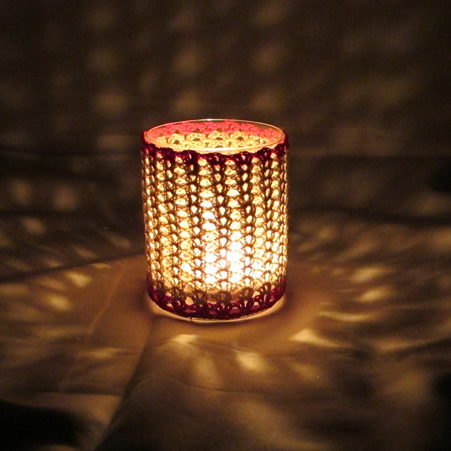 Iris tealight holder
