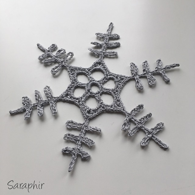 Large Feather Snowflake