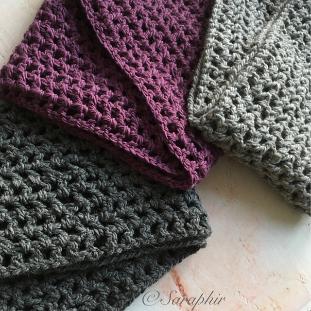 Horizontal Herringmesh Cowl