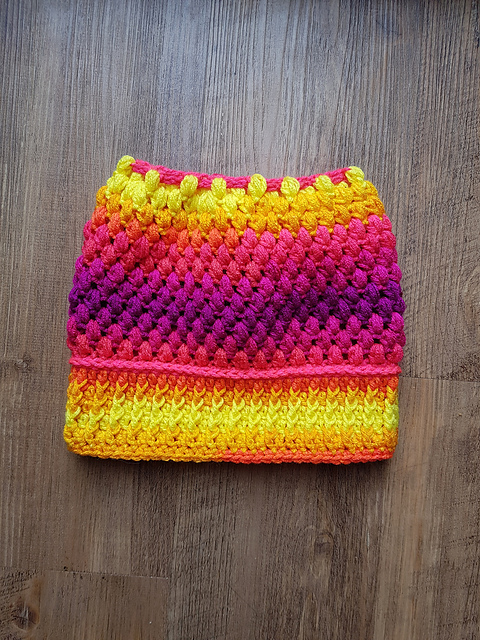 Puff stitch messy bun hat