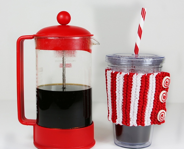 Ravelry Candy Cane Cup Holder pattern by Sassy Skein