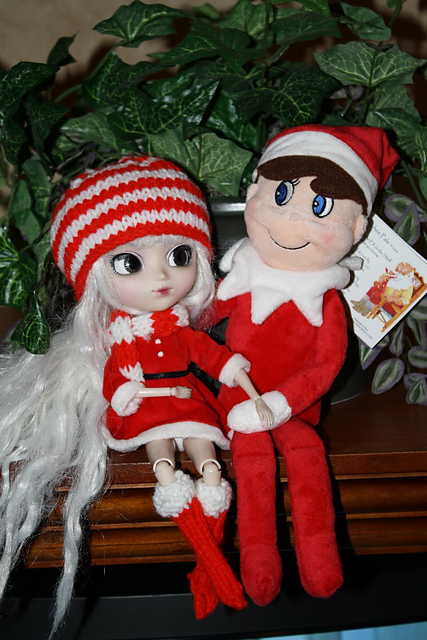 Pullip Striped Scarf and Christmas Stockings