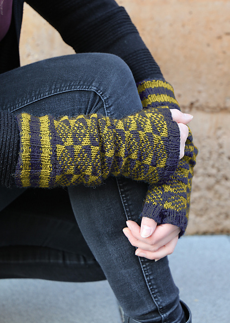 R0399 diamond armwarmers