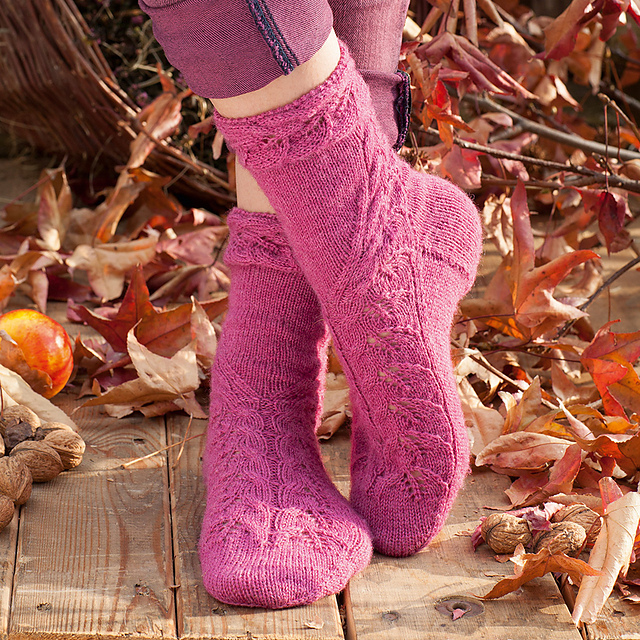 R0166 Socks with Leafy Panel