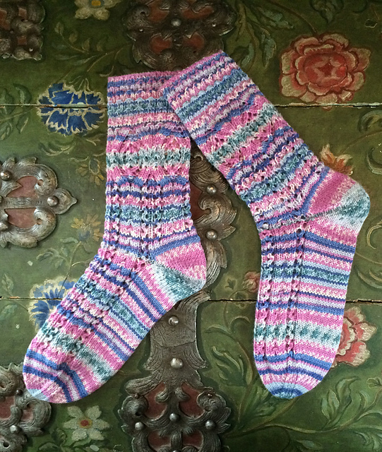 R0259 - Lace Pattern Socks