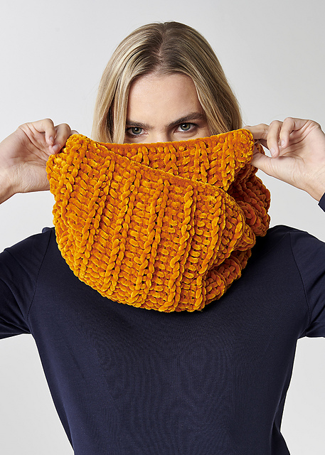 S10733 Lele/Lene Cowl