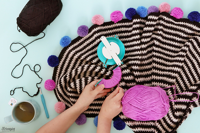 Pompom Ripple Wrap