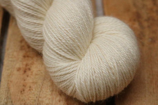 Ravelry: Schwedenrot Yarns Lux Glam 600