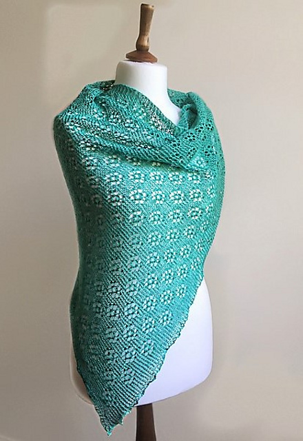 The Daisy's Spell Shawl