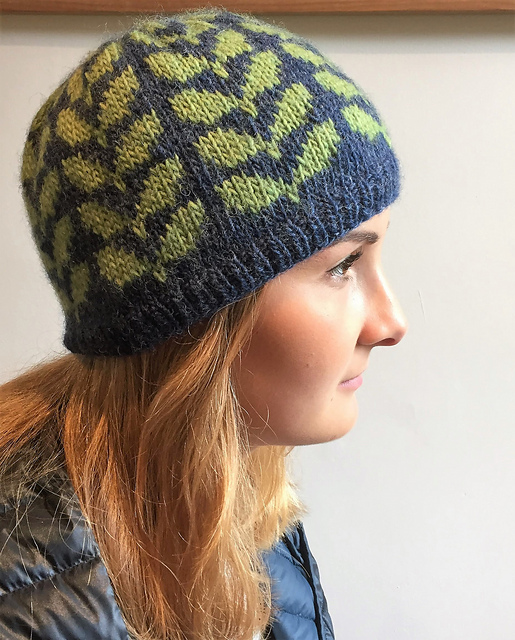 Mistletoe Hat & Cowl