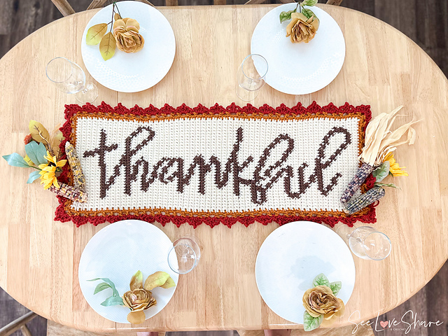 Thanksgiving Table Runner Centerpiece