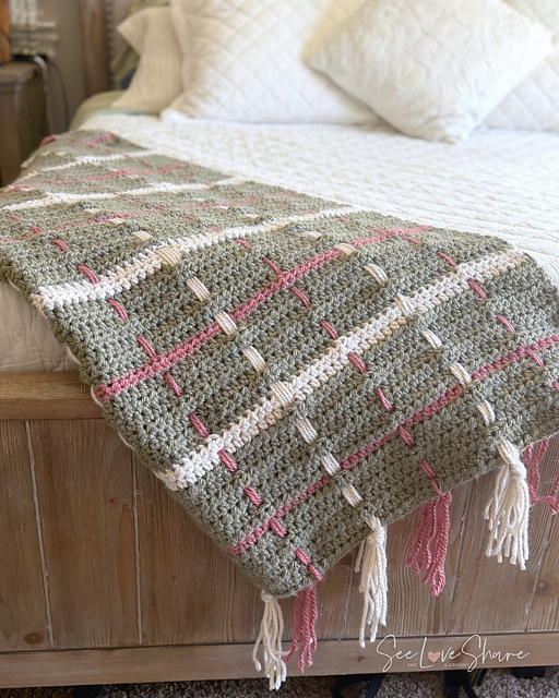 Chunky Plaid Crochet Blanket