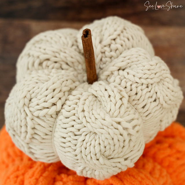 Cable Stitch Pumpkin