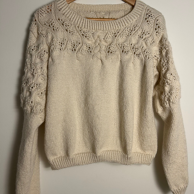 Nivora Sweater