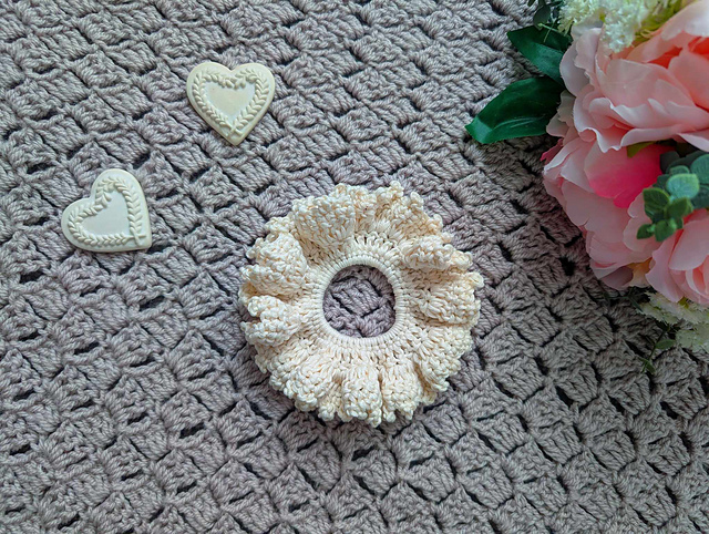 Easy Ruffle Scrunchie