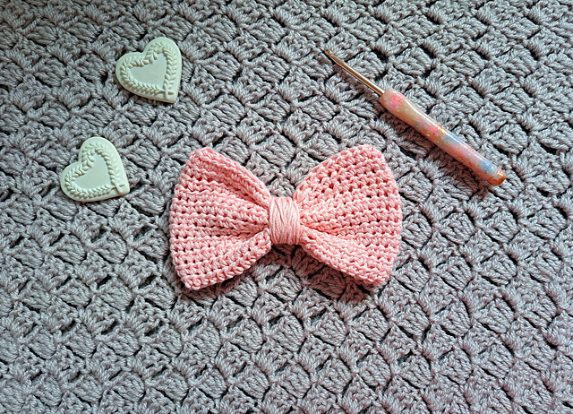 Feminine Bow