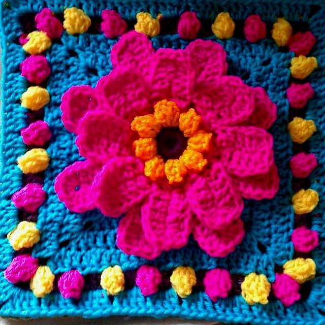 12" Zinnia afghan block