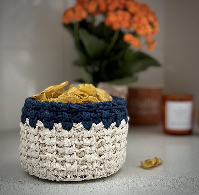 Recycled tshirt basket 108