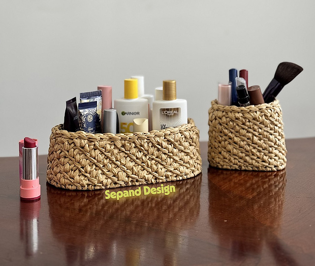 Recycled tshirt container 117
