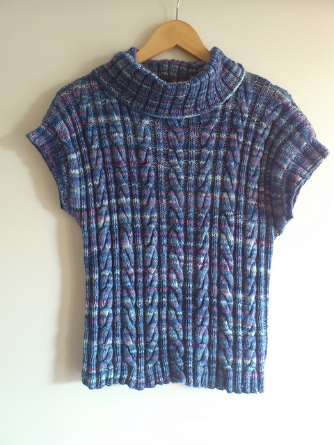 Beiger Kurzpullover
