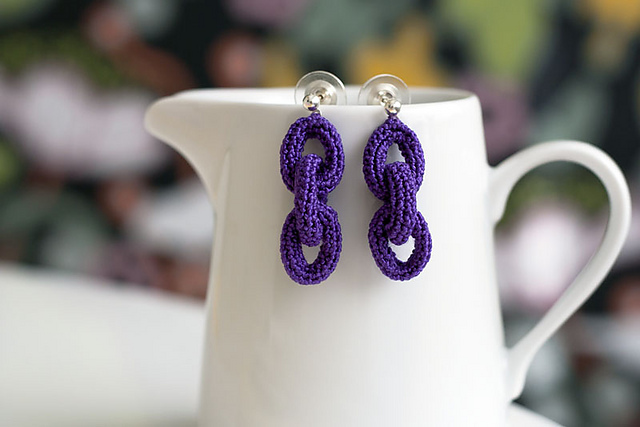 Korviskettinki | Chain Earrings