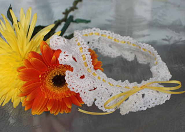 Ruffled Lace Garter
